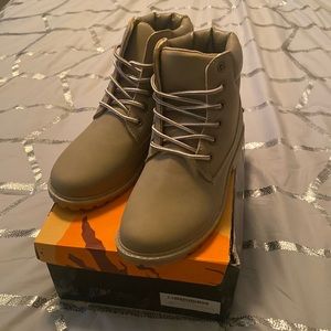 Boots size 7